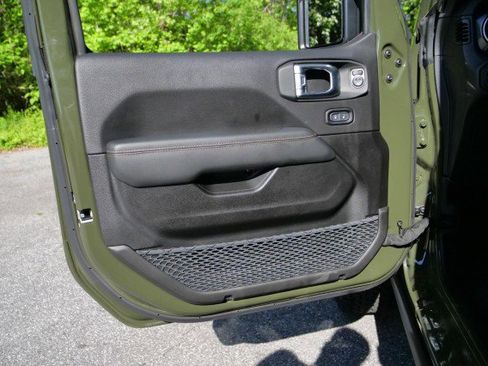 Used 2023 Jeep Wrangler Unlimited Rubicon 392 image 24