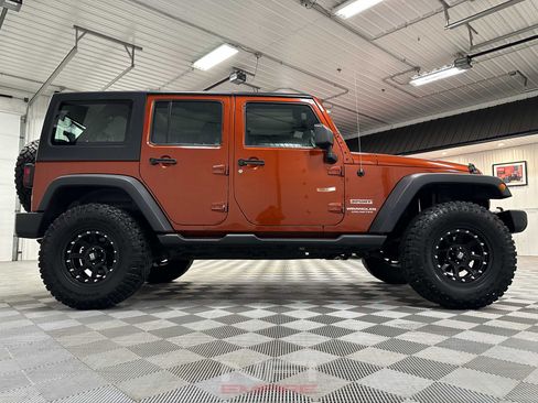 Used 2014 Jeep Wrangler Unlimited Sport w/ Connectivity Group AWD/4WD image 17