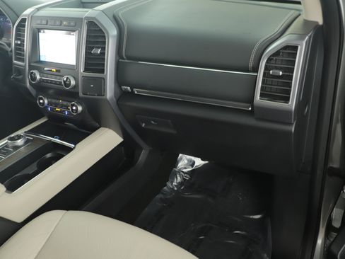 Used 2019 Ford Expedition Platinum image 21