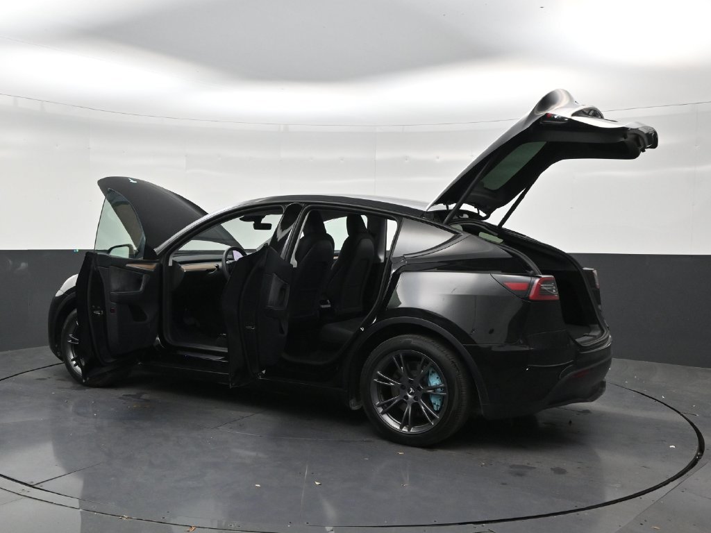 Used 2024 Tesla Model Y Long Range RWD image 30