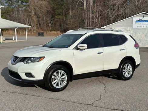 Used 2016 Nissan Rogue SV w/ SV Premium Package image 4