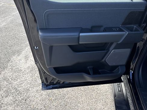 New 2026 Ford F250 Lariat w/ Black Appearance Package image 21