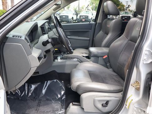 Used 2007 Jeep Grand Cherokee SRT8 w/ SRT Option Group I image 16