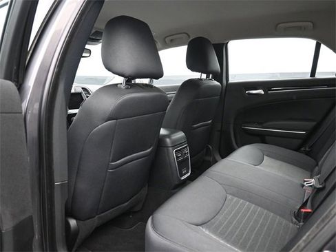 Used 2023 Chrysler 300 Touring w/ Sport Appearance Package image 21