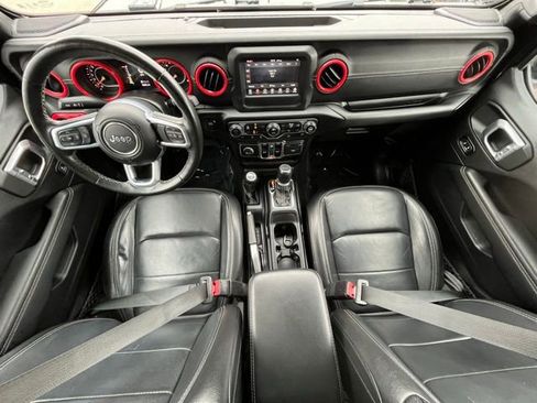 Used 2020 Jeep Wrangler Unlimited Sahara w/ Cold Weather Group AWD/4WD image 22