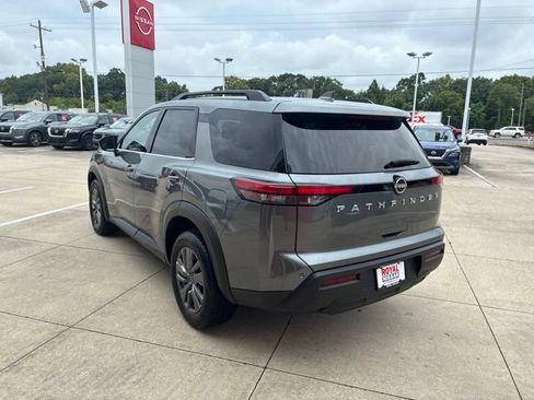 Used 2025 Nissan Pathfinder SV FWD image 5