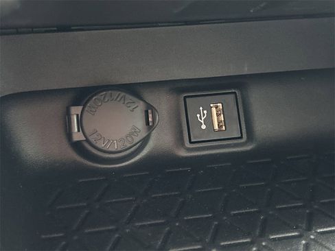 Used 2023 Toyota RAV4 XLE image 28