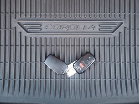 Used 2023 Toyota Corolla SE image 31