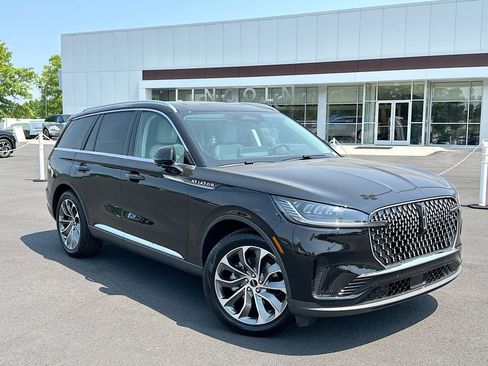 New 2026 Lincoln Aviator 2WD image 1