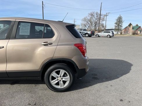 Used 2018 Chevrolet Trax LS image 10