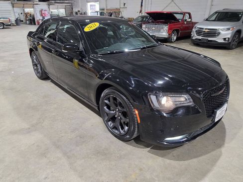 Used 2021 Chrysler 300 S RWD image 19