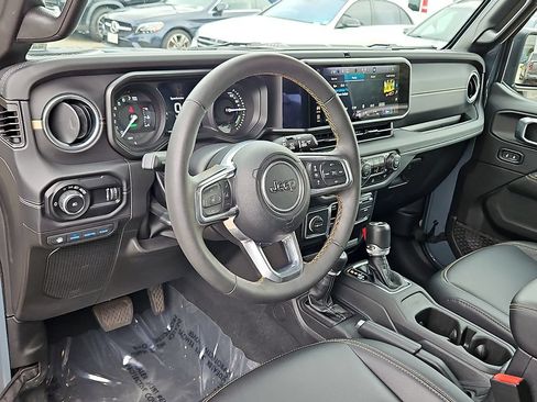 Used 2024 Jeep Wrangler Unlimited Sahara AWD/4WD image 27
