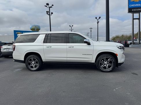 Used 2021 Chevrolet Suburban Premier w/ Premium Package image 2