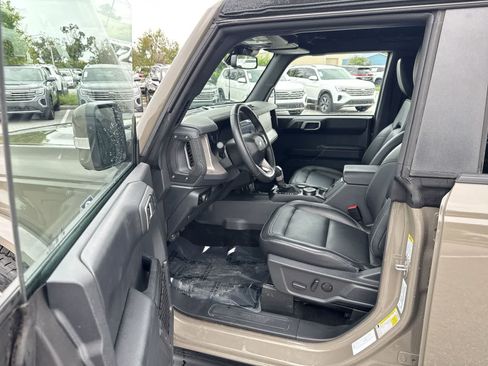 Used 2025 Ford Bronco Outer Banks AWD/4WD image 10
