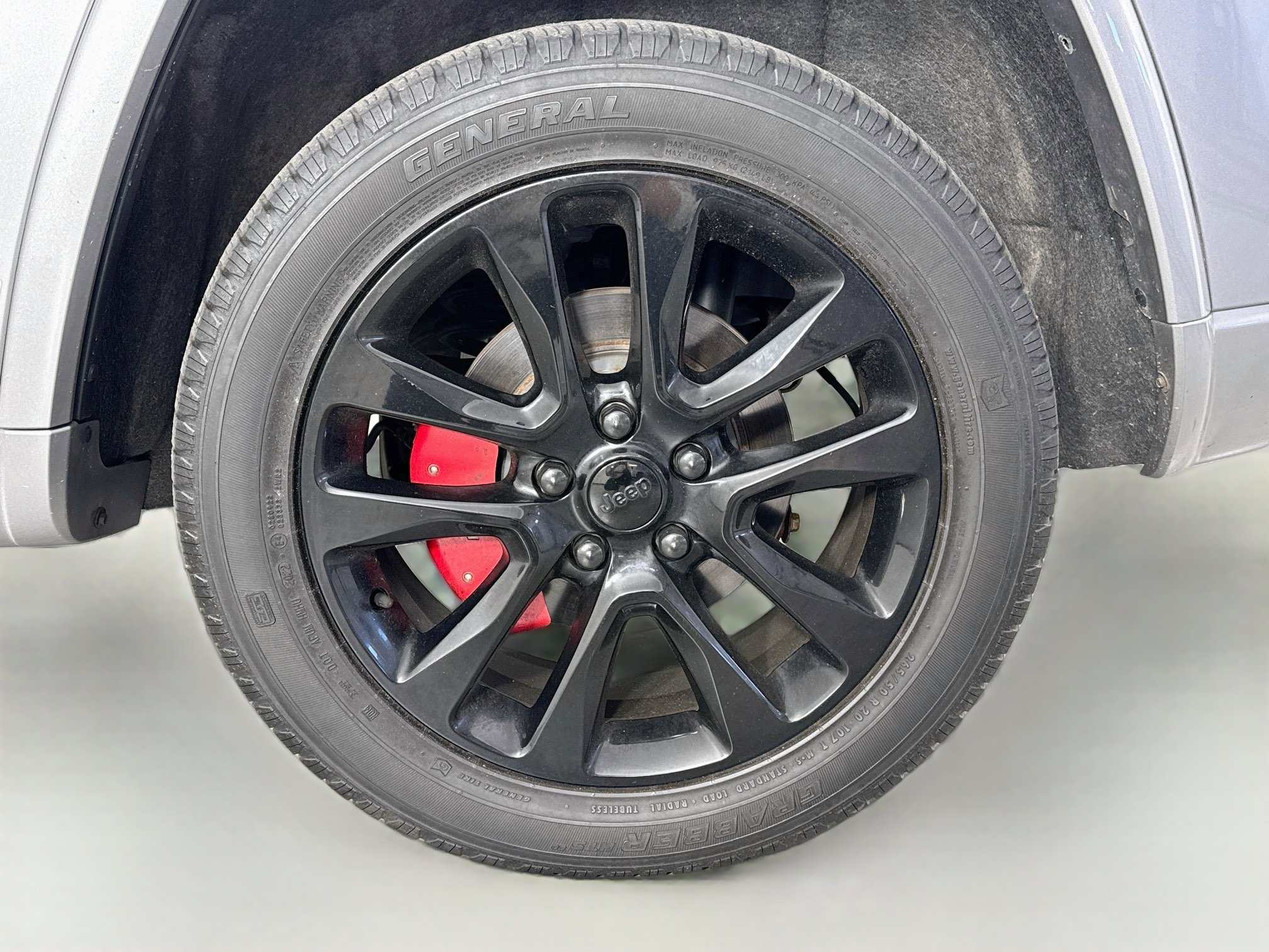 Used 2019 Jeep Grand Cherokee Altitude AWD/4WD image 32