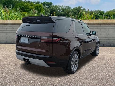 New 2026 Land Rover Discovery Limited Edition image 4