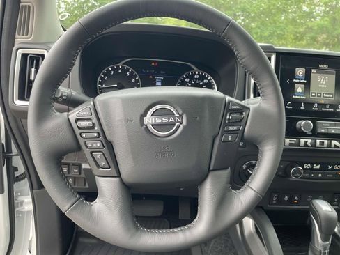 New 2025 Nissan Frontier SV w/ SV Convenience Package image 15