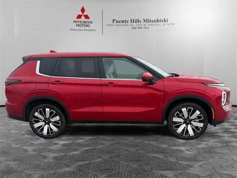 New 2026 Mitsubishi Outlander SE image 4