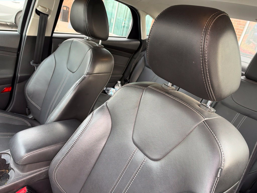 Used 2014 Ford Focus Titanium FWD image 15