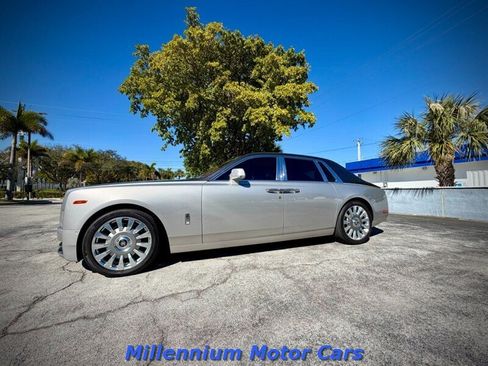 Used 2018 Rolls-Royce Phantom Sedan RWD image 4