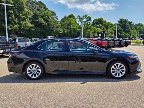 Used 2023 Toyota Camry LE FWD image 7