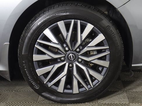 Used 2023 Nissan Altima 2.5 SV w/ SV Premium Package image 22