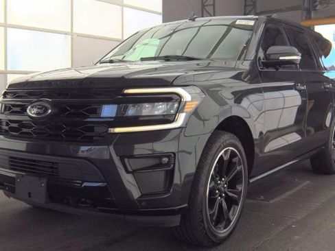 Used 2023 Ford Expedition Max Limited AWD/4WD image 3