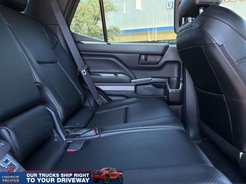 Used 2025 Toyota 4Runner SR5 AWD/4WD image 27