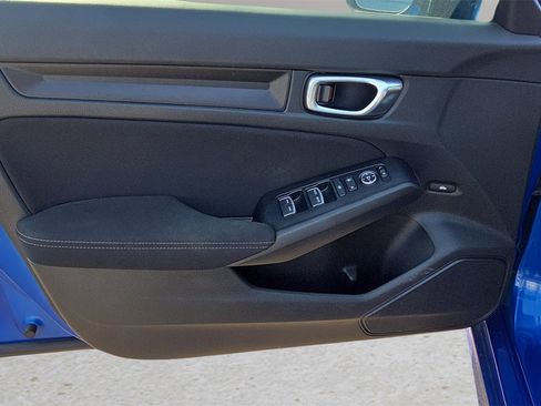 Used 2023 Honda Civic Sport image 29