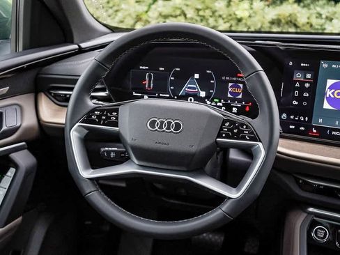 New 2025 Audi Q5 Premium Plus image 15