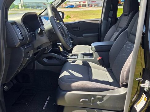 Used 2026 Nissan Frontier SV w/ SV Convenience Package AWD/4WD image 5