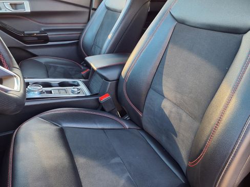 Used 2022 Ford Explorer ST-Line image 3