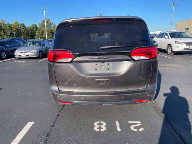 Used 2019 Chrysler Pacifica Touring-L Plus w/ Advanced Safetytec Group FWD image 4