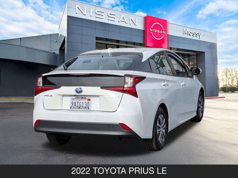 Used 2022 Toyota Prius LE image 8