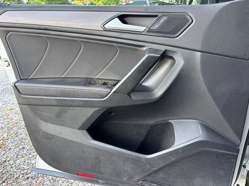 Used 2022 Volkswagen Tiguan SE FWD image 7