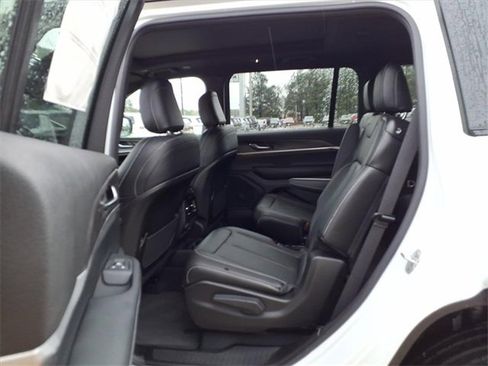 New 2025 Jeep Grand Cherokee L Limited image 16