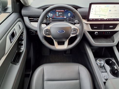 Used 2026 Ford Explorer Active w/ Active Comfort Package AWD/4WD image 13