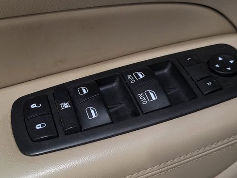 Used 2014 Jeep Grand Cherokee Limited AWD/4WD image 27