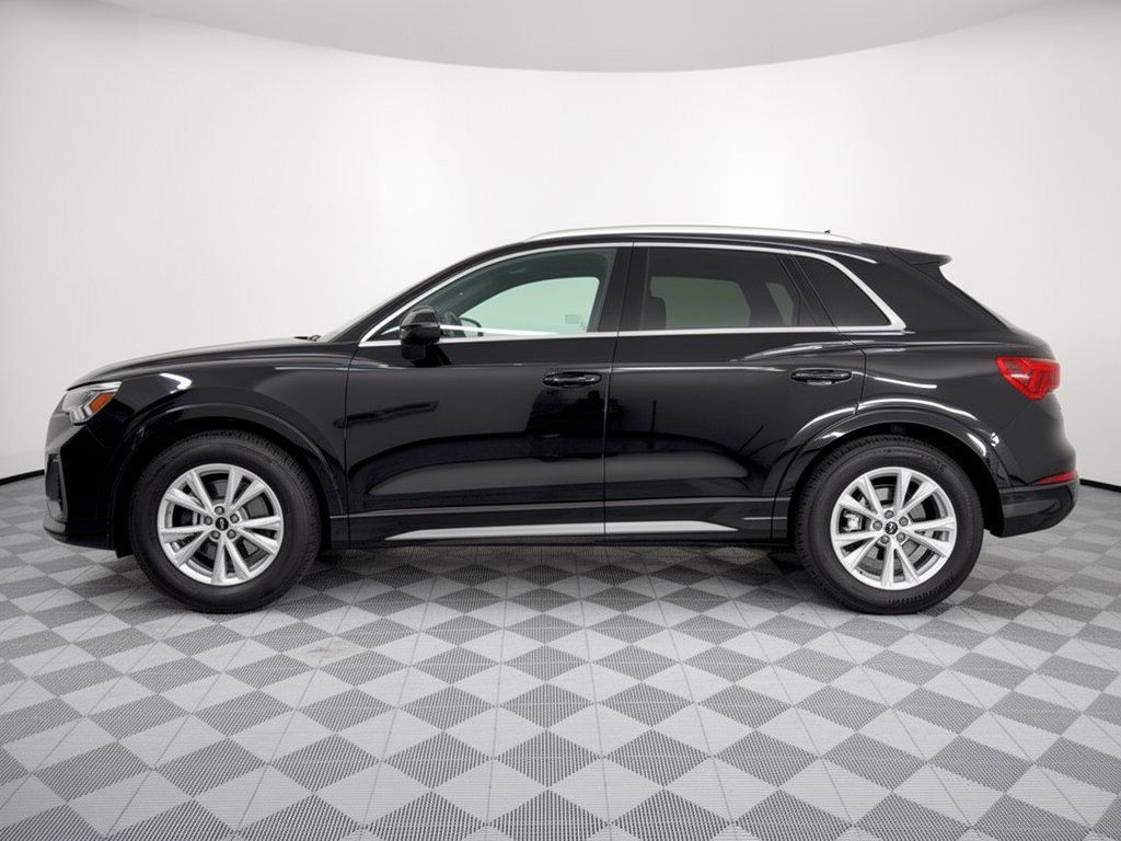 Used 2025 Audi Q3 2.0T Premium AWD/4WD image 2