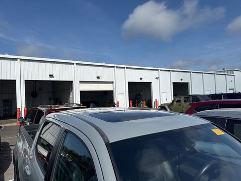 Used 2021 Toyota Tacoma TRD Off-Road w/ TRD Premium Off Road Package image 8