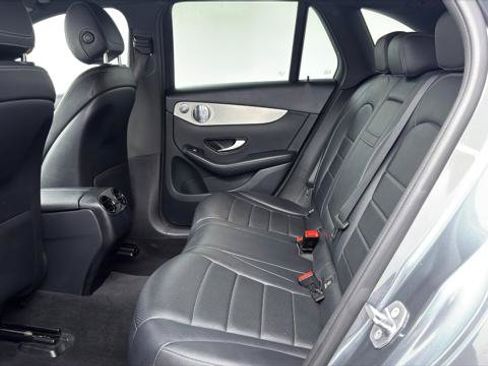 Used 2019 Mercedes-Benz GLC 350e 4MATIC image 16