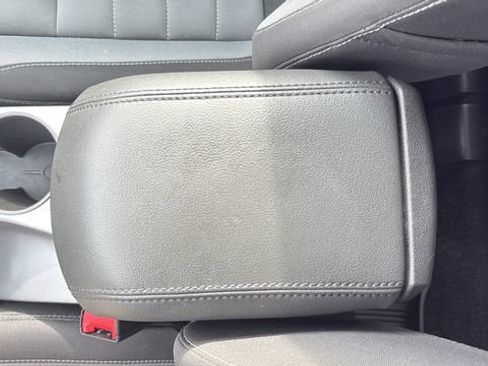 Used 2015 Ford Escape SE image 16