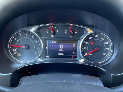 Used 2022 GMC Terrain SLE w/ Driver Convenience Package FWD image 8