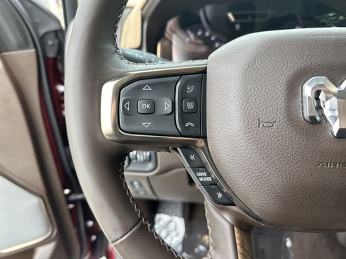 Used 2025 RAM 1500 Limited AWD/4WD image 19