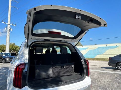 Used 2024 Kia Telluride S image 40