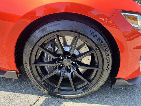 Used 2016 Ford Mustang Shelby GT350 w/ Technology Package RWD image 12