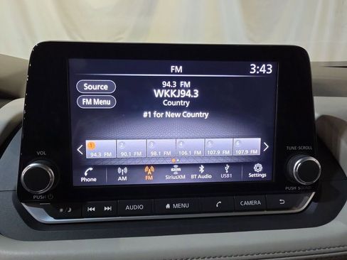 Used 2023 Nissan Rogue SV AWD/4WD image 12
