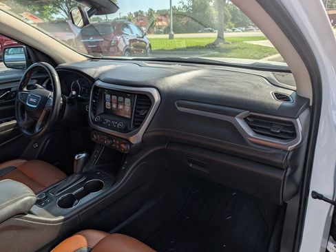 Used 2019 GMC Acadia SLT AWD/4WD image 19