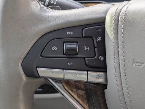 Used 2022 Cadillac Escalade Premium Luxury Platinum image 49