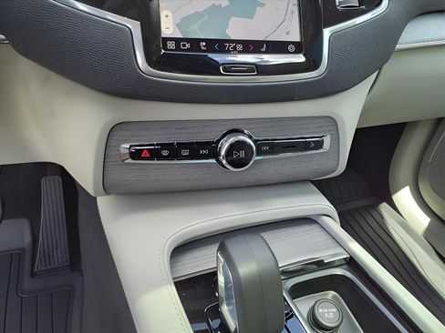 Used 2025 Volvo XC90 T8 Plus w/ Protection Package image 27